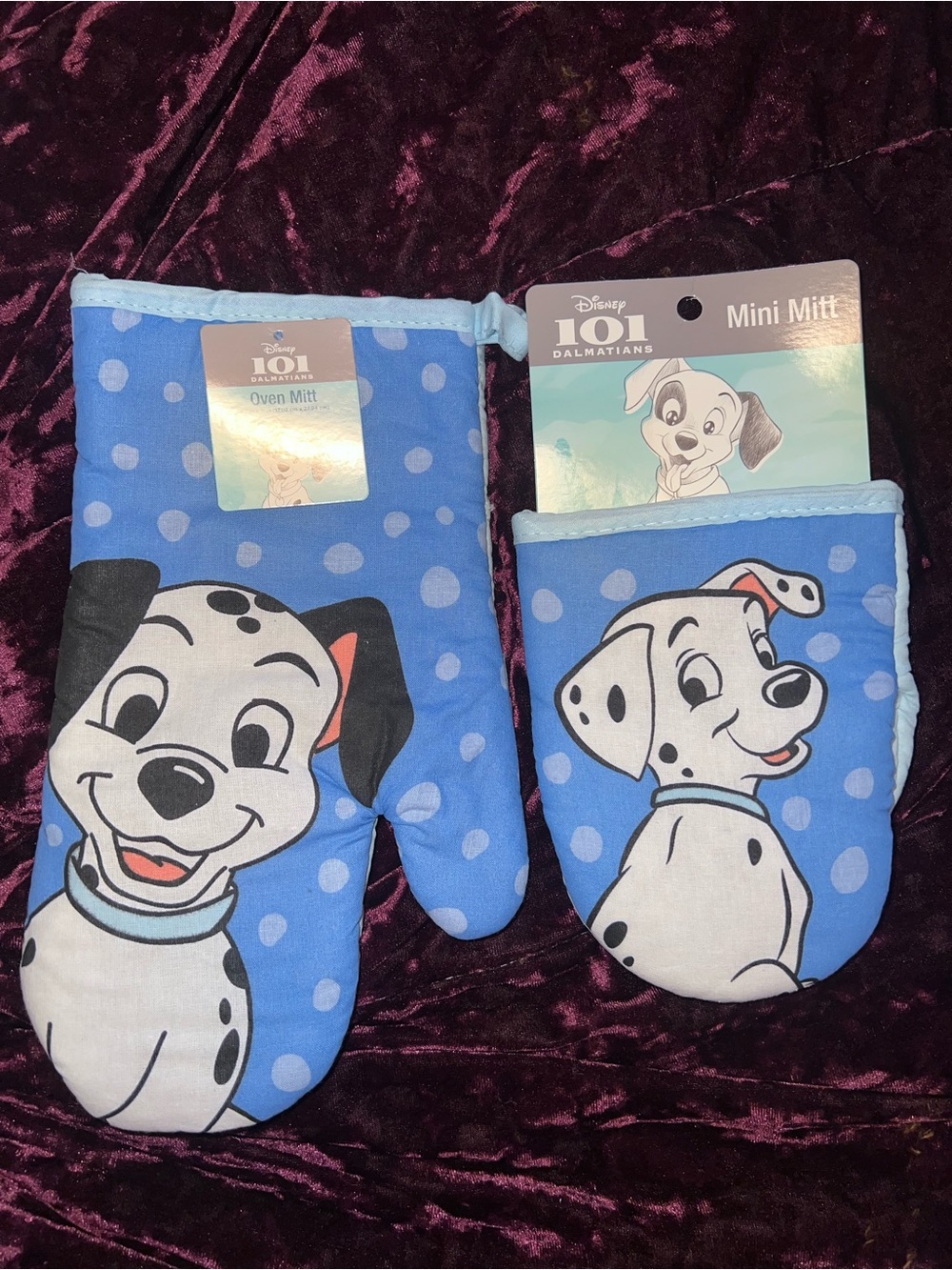 Disney 101 Dalmatians pot holder and oven mitt set